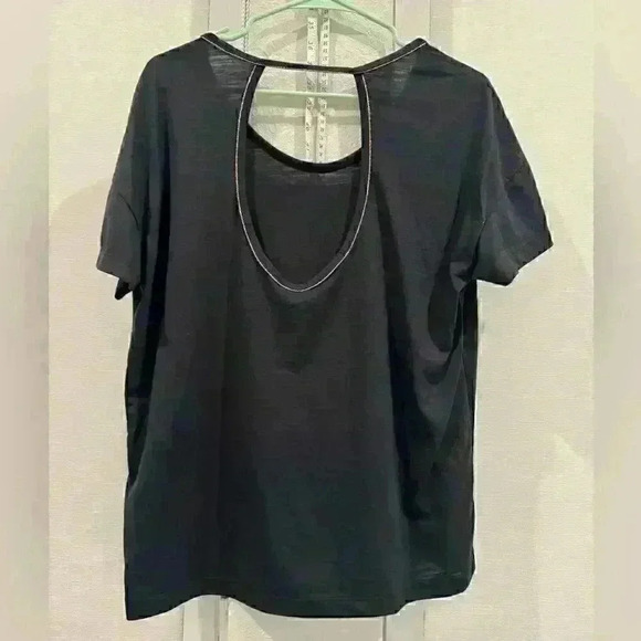 NWT NIKE Yoga Dri-FIT Metallic
Trim Top Sz M or L - Picture 8 of 10